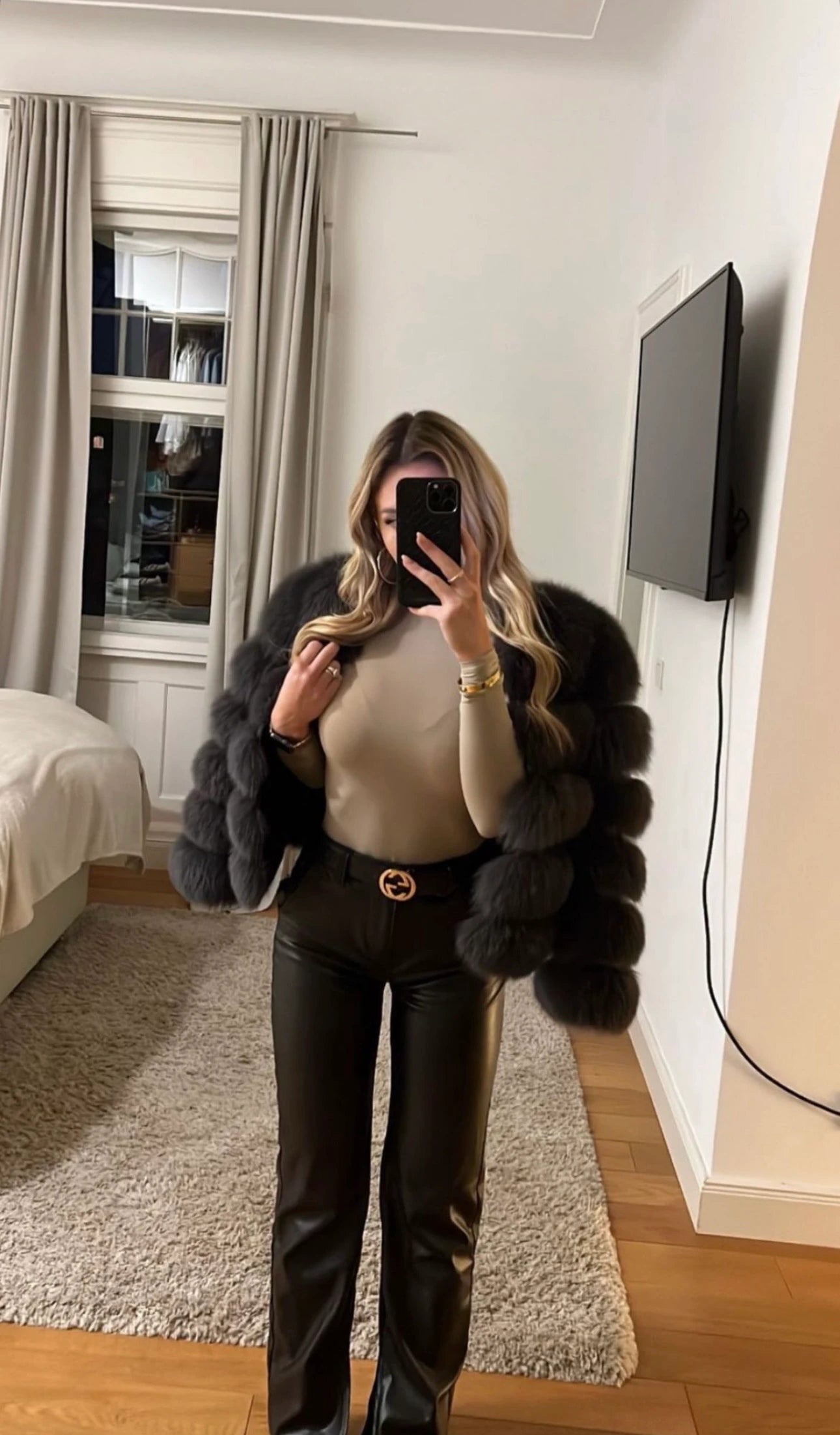 SMOKE GREY